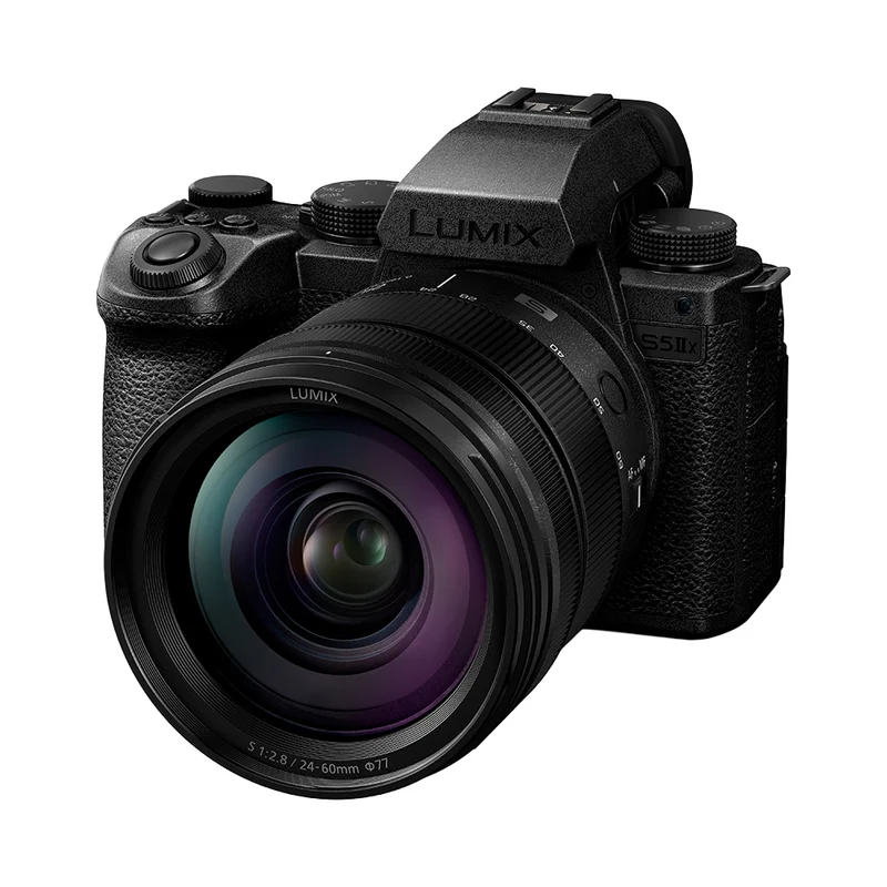 Lumix S5 IIX avec LUMIX S 24-60mm f/2.8