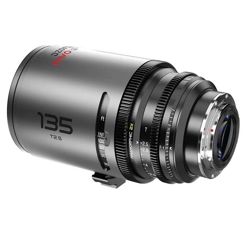 Pavo 135mm T2.5 2X Anamorphique PL/EF (Revêtement Neutre)
