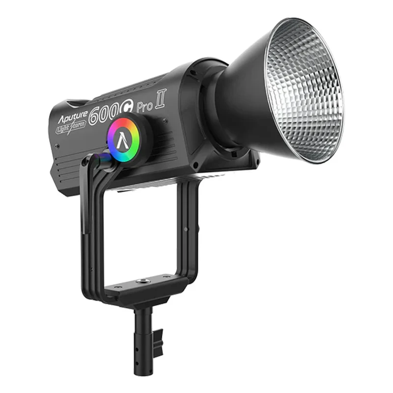 Lumière LS 600c Pro II LED RGBWW (Monture en V)