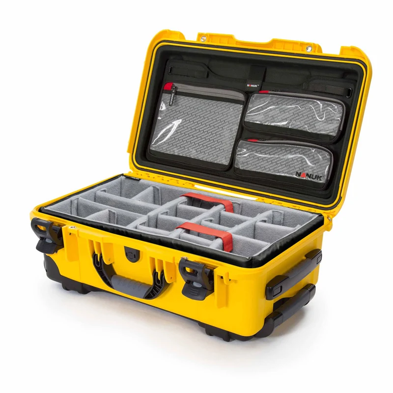 Valise Rigide à roulettes Nanuk 935 avec Séparateurs rembourrés et Organisateur de couvercle (Jaune)