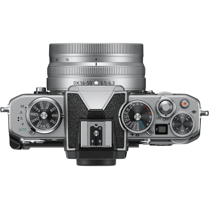 Zfc avec NIKKOR Z DX 16-50mm f/3.5-6.3 VR (Argent)